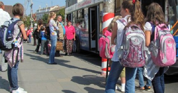 Reducere mai mare de 50% pentru elevi la transportul in comun