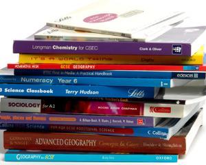 Ministerul Educatiei: "Manualele auxiliare vor fi platite de asociatiile de parinti"