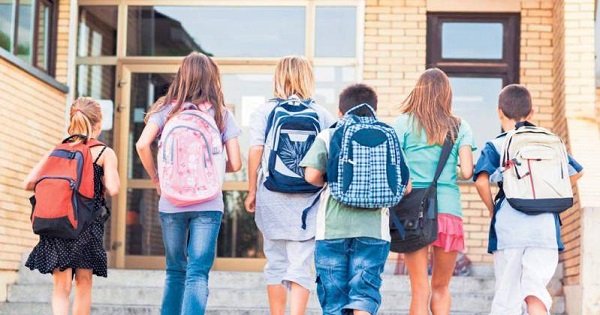 Structura an scolar 2020-2021. Scoala incepe pe 14 septembrie, vacanta intersemestriala revine. Calendarul, publicat in Monitorul Oficial