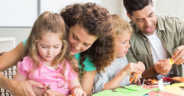 Anunt de la Ministrul Educatiei: "Scolile raman inchise pana dupa Paste"