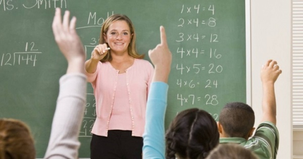 Sedinte online cu parintii si atributii noi pentru diriginti: Regulamentul de Organizare a scolilor a aparut in Monitorul Oficial