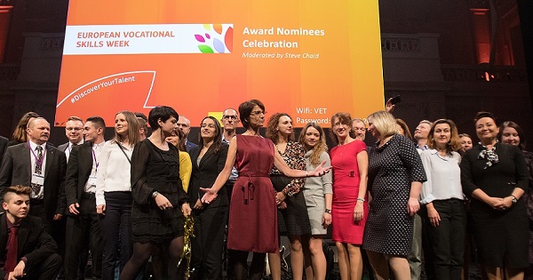 Liceu din Romania, castigator la Premiile de excelenta in domeniul educatiei. Ce face diferit