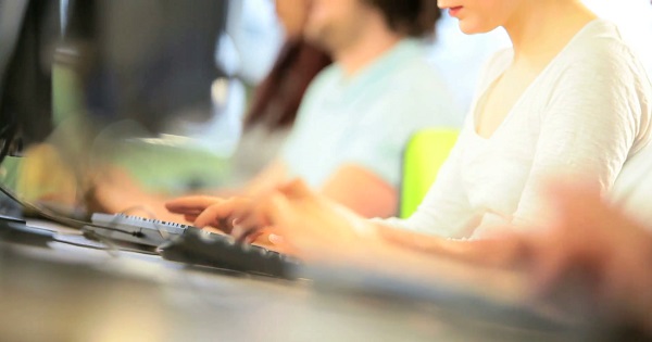 Evaluarea Nationala si Bac 2019. Procedura de egalizare a sanselor pentru elevii cu deficiente, anuntata de MEN