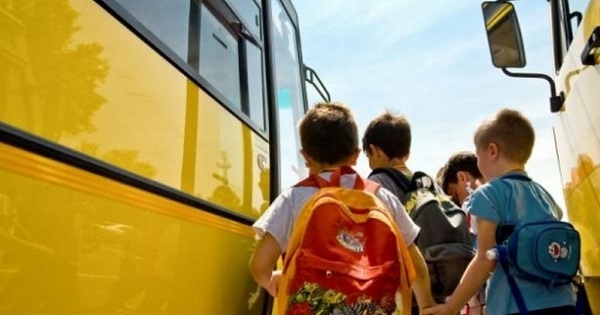 5 scoli din Bucuresti vor avea autobuze scolare