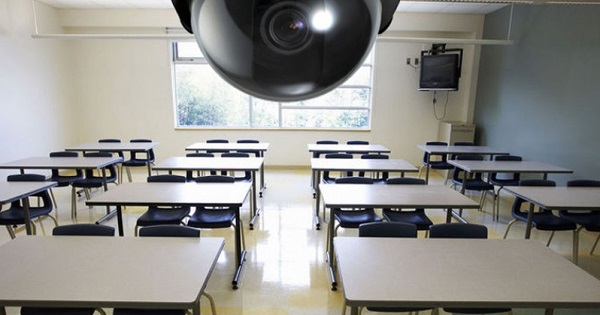 Camerele de supraveghere audio-video NU pot fi instalate in clase fara acordul parintilor. Cine poate avea acces la inregistrari si in ce conditii