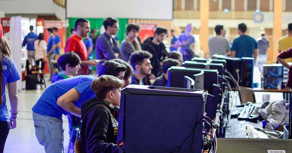 Concurs de gaming gratuit pentru tineri. Premii in valoare de 3.000 de euro