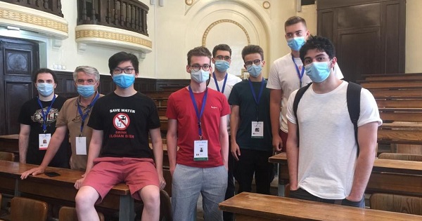 Olimpiada Internationala de Matematica 2020: medalii de aur, argint si bronz pentru elevii romani