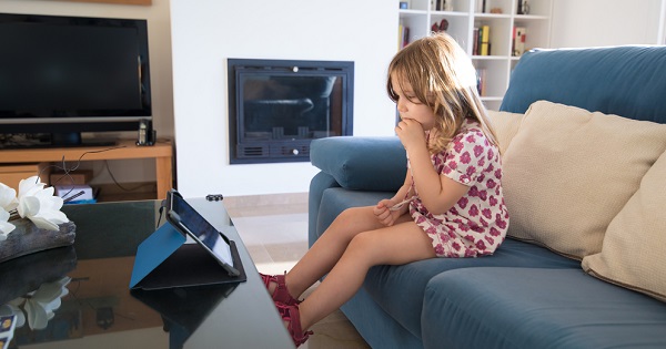Recomandarea Ministerului Educatiei: "Prescolarii NU trebuie sa fie ascultati sau sa faca lectii online"