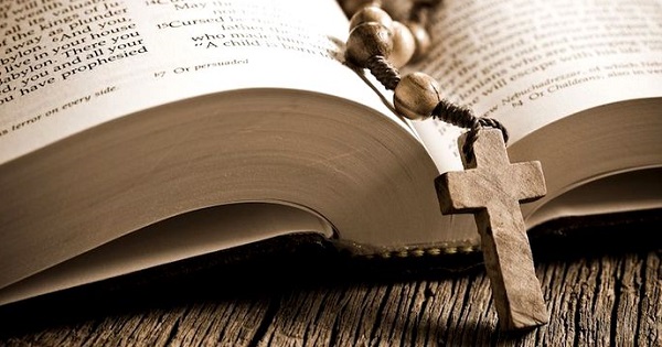 Spor de 80% pentru o parte dintre preotii care predau Religia in scoli. Lista sporurilor din invatamant