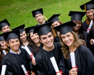 100 de programe noi la master, pentru anul universitar 2014-2015