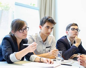 Schimbare majora: liceele cu certificate de antreprenoriat