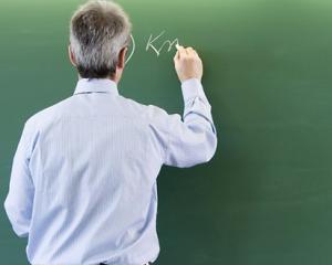 Noul cod etic pentru profesori prevede excluderea din sistem la prima abatare