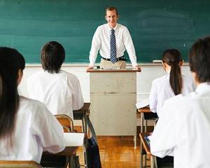 Codul de Etica: Ce nu (mai) au voie profesorii sa faca din acest an scolar