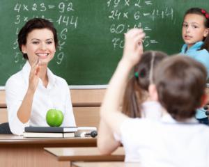 Concediul de maternitate intrerupe concediul de odihna: cum se calculeaza zilele libere pentru cadrele didactice