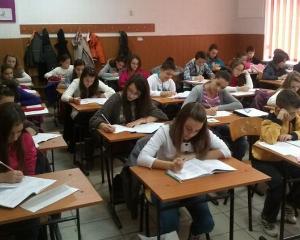 60 de elevi buzoieni au fost premiati la concursul "Lumina Math"