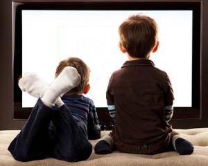 7 motive pentru care televizorul este nociv pentru copii