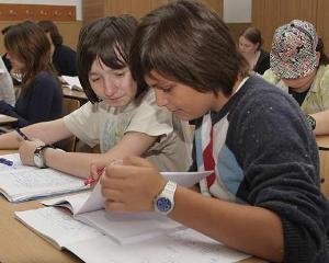 72 de lei in plus pentru costul standard per elev la gimnaziu