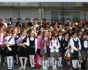 Ministrul Educatiei: Reintoarcerea la scoala este un moment de mare bucurie si de puternice emotii
