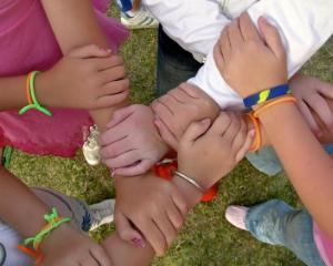 Din inimi de copii, pentru copii. Gestul frumos al elevilor constanteni inainte de Mos Nicolae