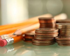 Finantari de pana la 10.000 de euro pentru liceele care promoveaza educatia financiara
