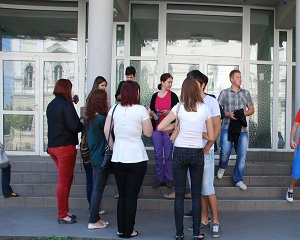 Premii de 95.000 de lei pentru elevii din Capitala cu note de 10 la Evaluarea Natioanala si la Bac