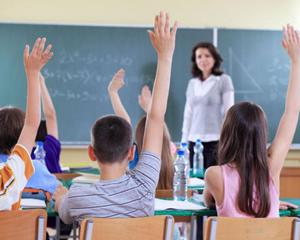 De ce nu mai au voie elevii sa ridice mana pentru a raspunde la intrebari