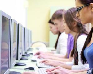 Elevi programatori din Romania au obtinut aproape jumatate dintre premiile unui concurs din Irlanda
