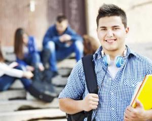 Elevii romani, printre cei mai buni candidati la examenul Cambridge English: Advanced