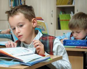 Ce risca parintii care nu isi trimit copiii la scoala