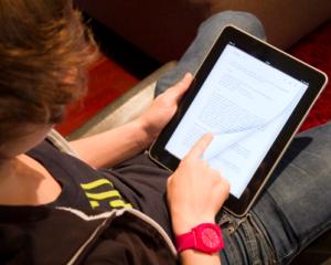 Primele manuale digitale pentru clasa I sunt gata: ghid de utilizare pentru dascali