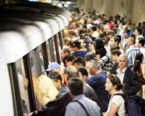 Metrorex schimba programul caselor speciale de abonamente pentru elevi si studenti