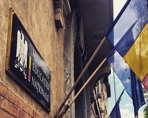 Ministerul Educatiei raspunde la scrisoarea profesorilor: "Manualele auxiliare vor putea fi folosite la cererea profesorilor, dupa avizul Inspectoratului si al parintilor"