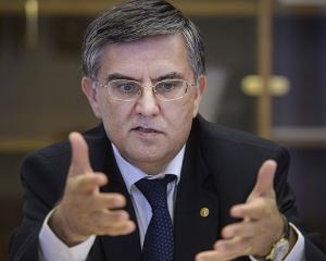 Ministrul Educatiei respinge orice legatura cu Securitatea. Mircea Dumitru: Nu am facut politie politica