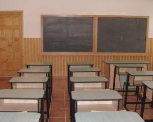 Scandalul spagii in scoli continua. Cum sunt amenintati elevii Colegiului Costin Kiritescu din Capitala