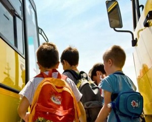 Gata cu naveta in mediul rural! Ministrul Educatiei vrea sa redeschida scoli la sate