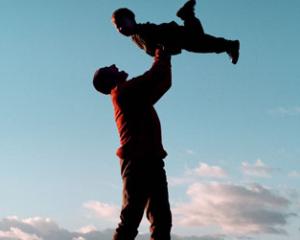 Parentime lanseaza campania "Parenting. Pe scurt"