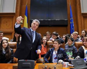 Elevii din Bucuresti au fost parlamentari pentru o zi, de Ziua Copilului