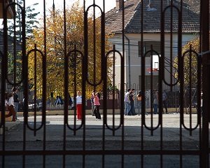 Ministrul Educatiei promite ca in doi ani toate scolile vor avea Internet si supraveghere video