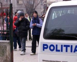 Pericolele la care sunt supusi zilnic elevii la scoala. 78% dintre institutii nu asigura paza