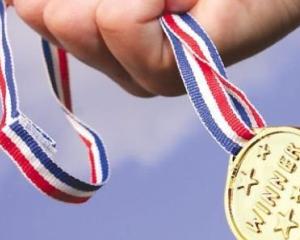 Peste 1.700 de elevi brasoveni, premiati pentru rezultate exceptionale