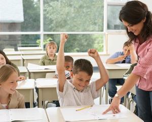 Studiu: Profesorii romani, mai respectati de parinti decat de elevi