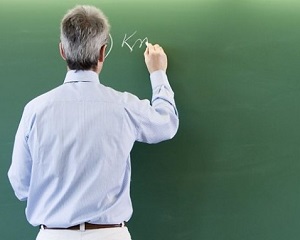 Ministrul Educatiei: "Trebuie sa vedem cum ii calificam pe profesorii necalificati. Nu am vazut nicaieri un ortoped facand o operatie la ochi"