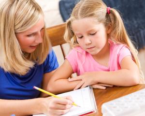 Cei mici nu s-au obisnuit cu programul scolar? Cum ii ajutati