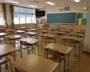 98 de scoli din Bucuresti au fost reabilitate si 25 de sali de sport au fost construite pentru anul scolar 2014-2015