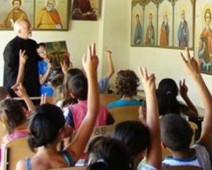 Ora de Religie: elevii minori se vor putea inscrie singuri la disciplina Religie