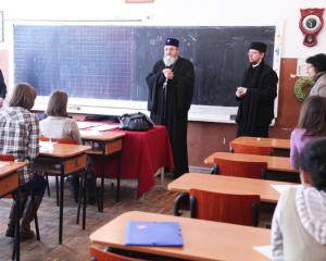 Reprezentantii elevilor acuza Patriarhia ca a facut presiuni pentru inscrierea elevilor la ora de Religie