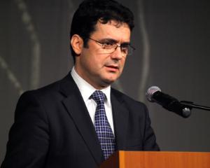 Ministrul Educatiei acuzat ca nu foloseste cifre reale pentru prezentarea bugetului pe 2014