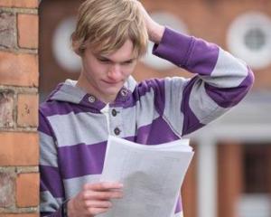 Evaluare Nationala: Primele rezultate oficiale ale simularii pentru clasa a VIII-a. Masuri dure din cauza notelor foarte mici
