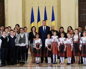 Doua scoli au fost decorate de presedintele Klaus Iohannis