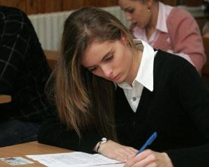 Simularile pentru Evaluarea Nationala si Bac s-ar putea desfasura simultan